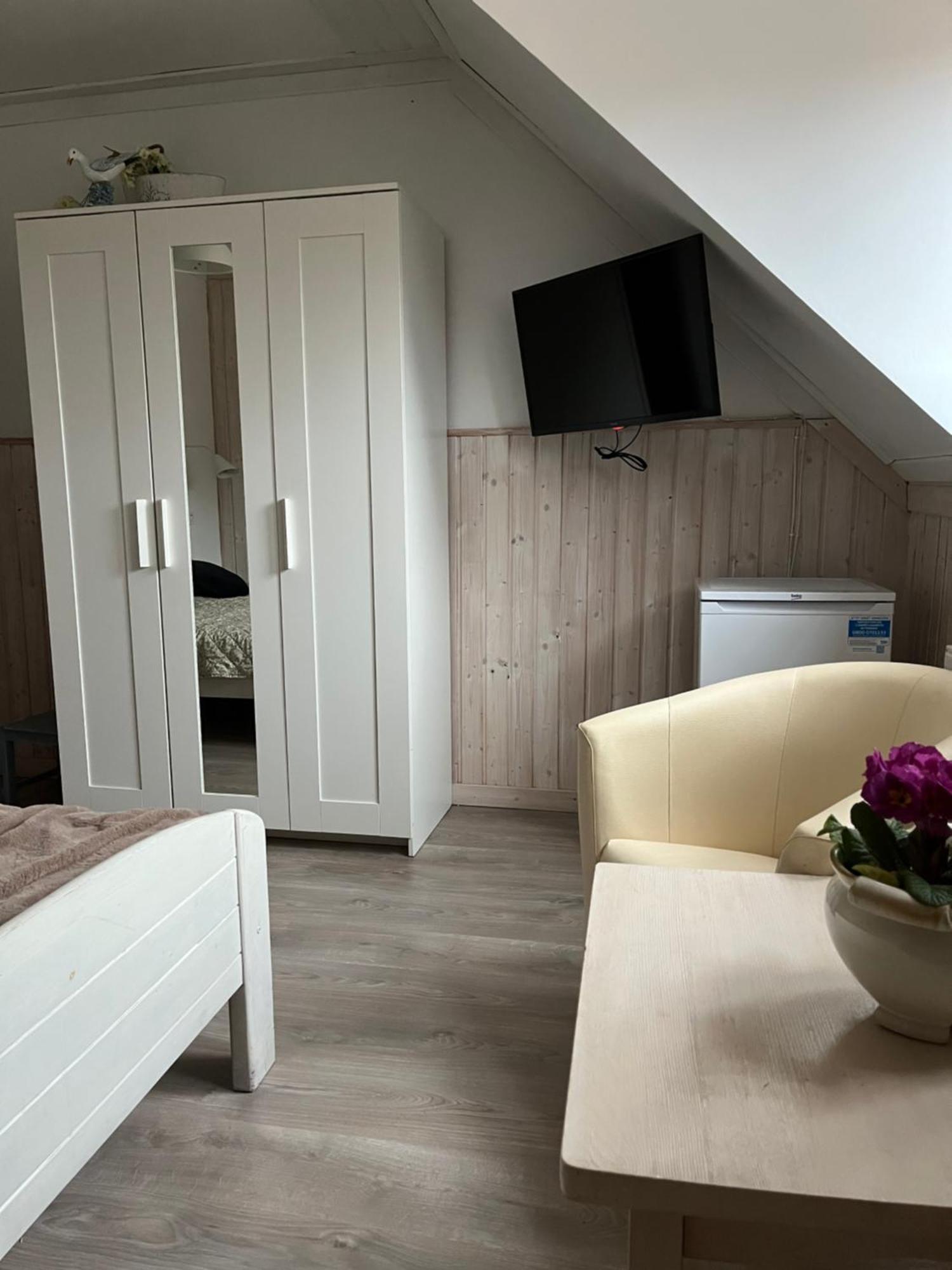 Gosciniec Strzecha Hotel Kąty Rybackie Buitenkant foto